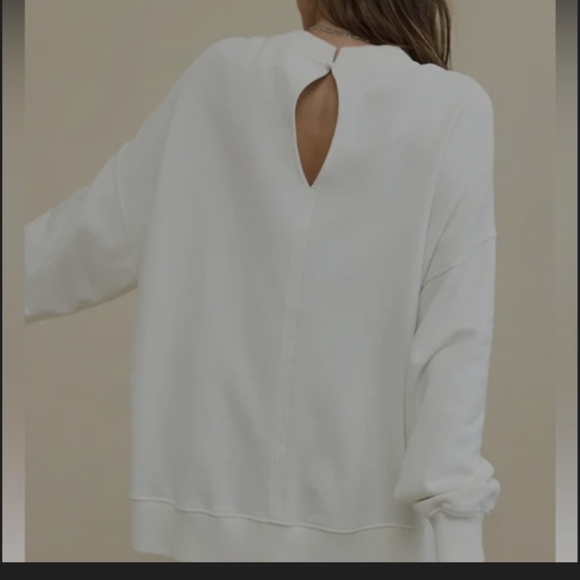 Arie Crew Sweatshirt with Bow Design - Picture 3 of 8